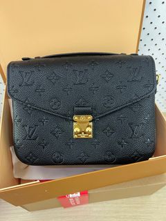 (Category: ) located in . Submitted by mrpreloved279 (Listing ID 1281285259, Image 1). Description: .