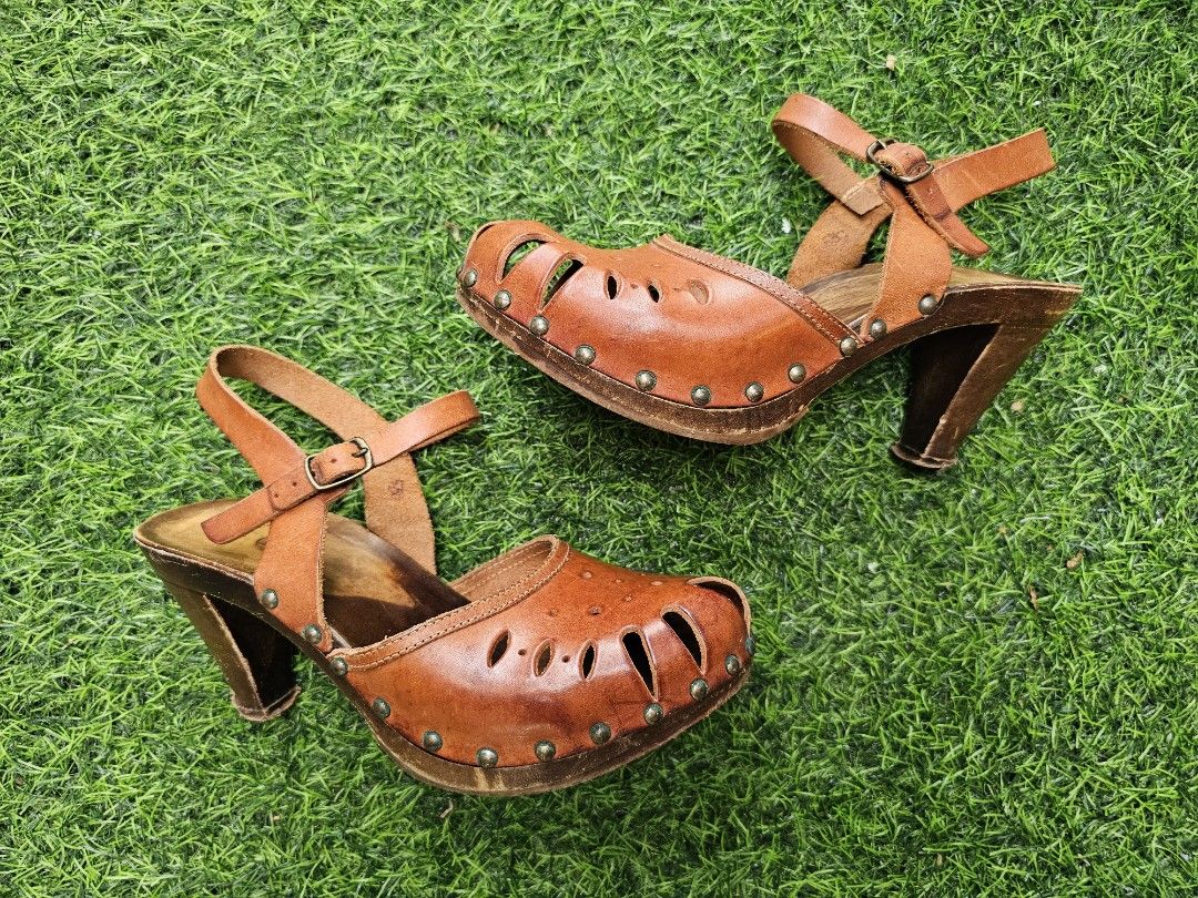 MADE IN ITALY Tan Leather High Heel Clogs Women s Fashion