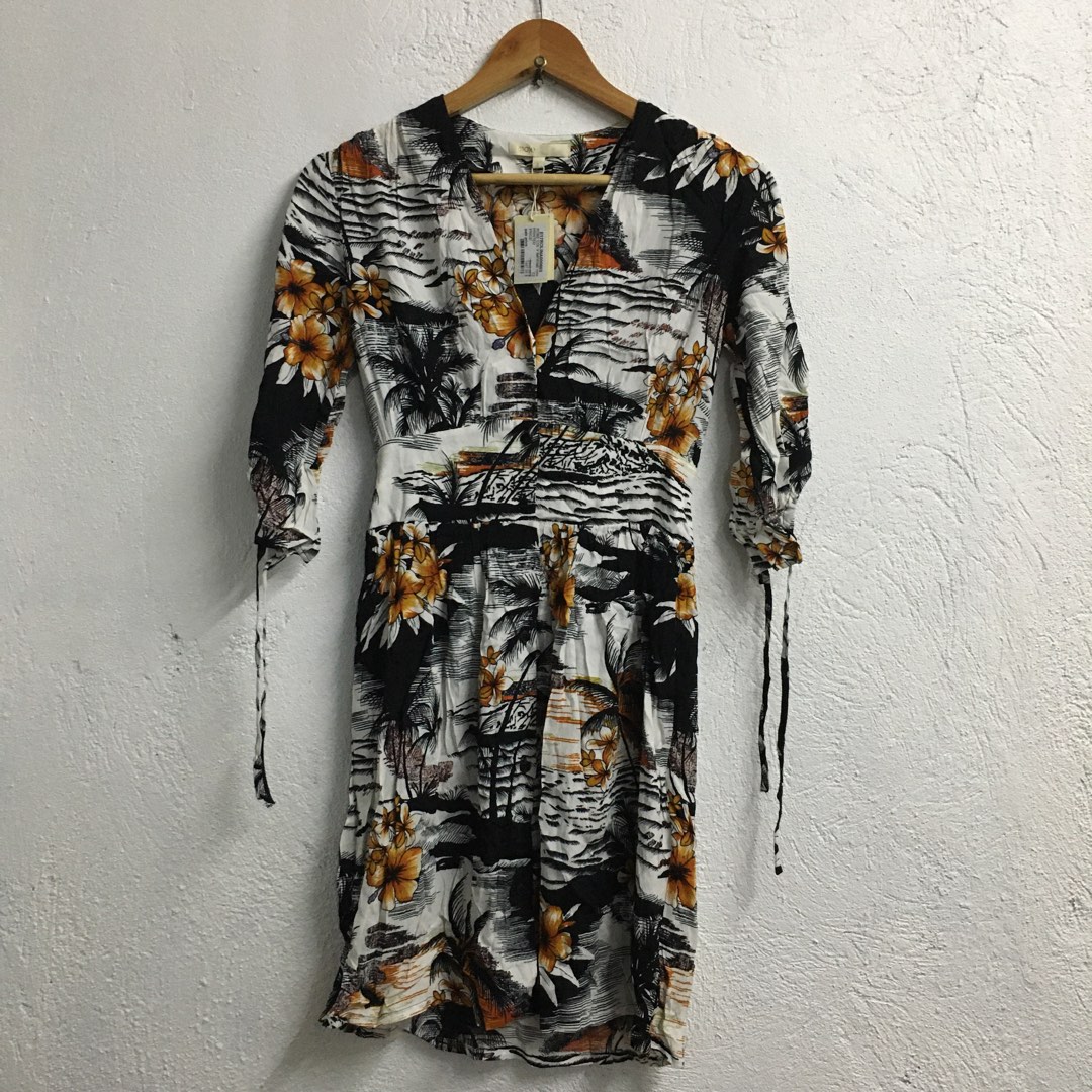 Maje Robe Col V Imprime Hawaiian Dress Women s Fashion Dresses