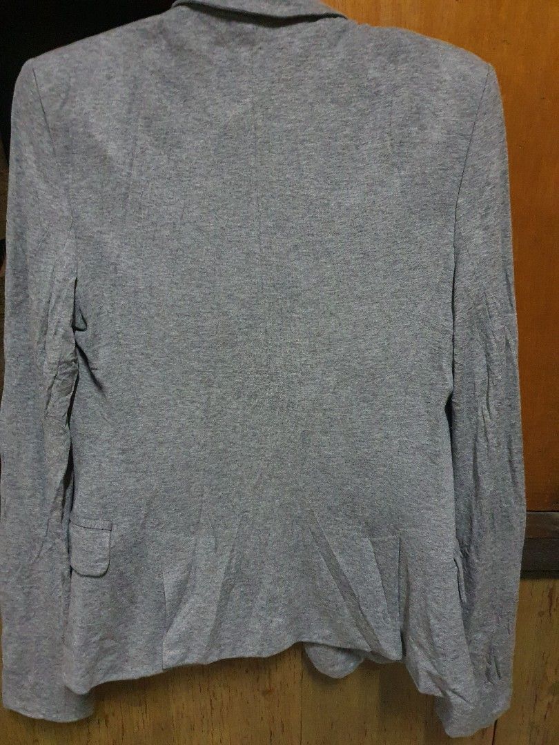 Mango Gray Cotton Blazer (Category: Coats, Jackets and Outerwear) located in Manila. Submitted by mane_13 (Listing ID 1281387626, Image 3). Description: RFS: Does not fit me anymore.