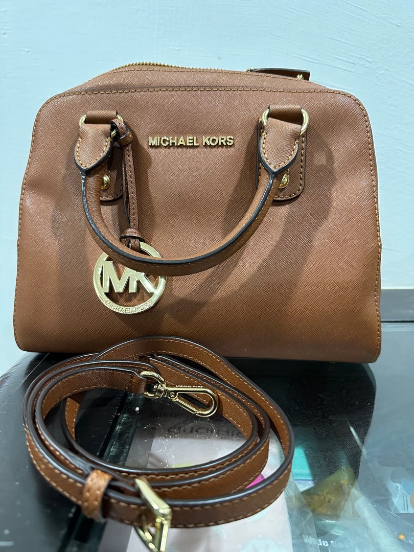 Michael kors handbag on sale handles