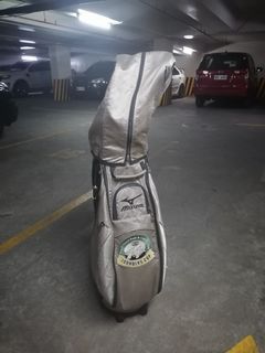 Mizuna brand - Golf club set with covers and everything.