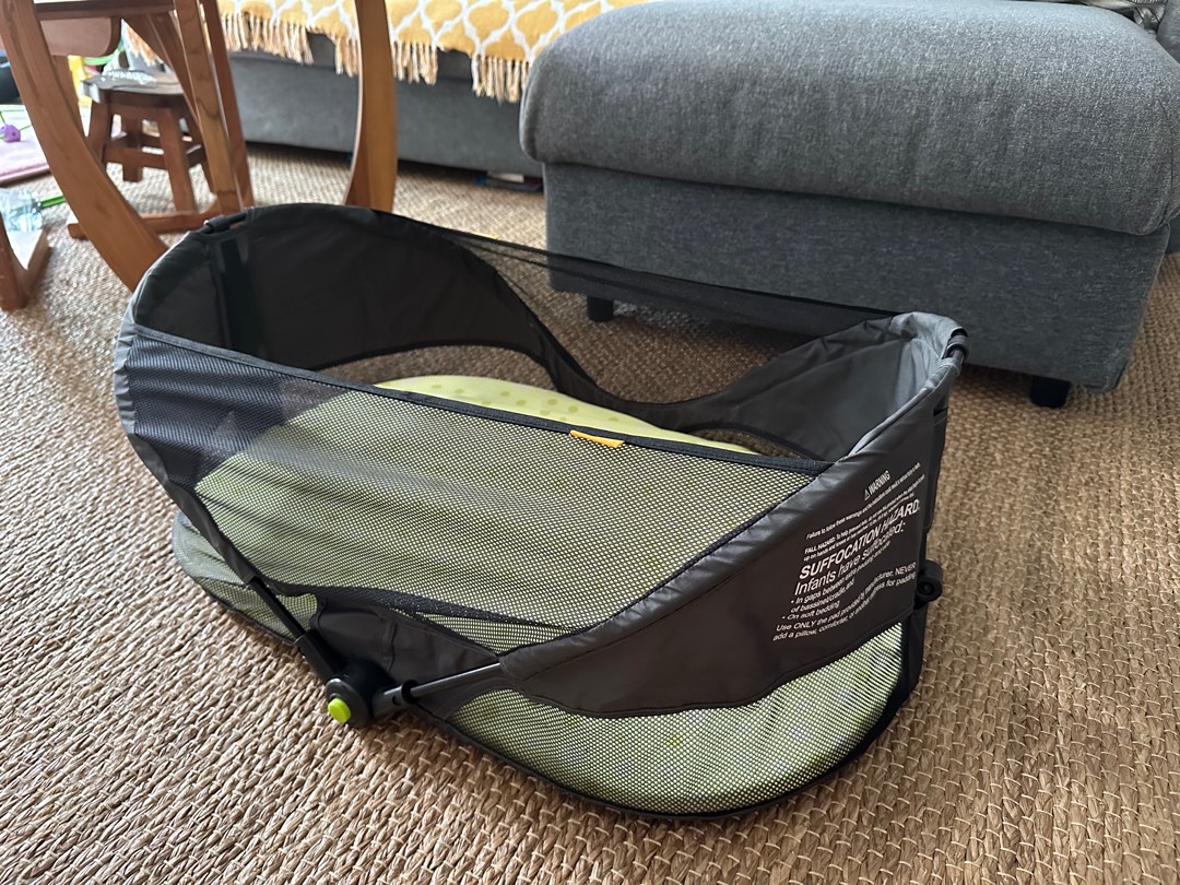 Munchkin best sale travel cot