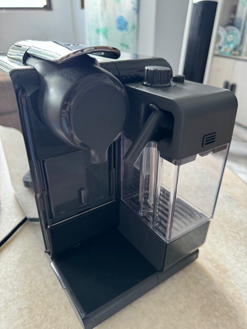 Nespresso Lattissima Touch F521 Black Coffee Machine TV Home