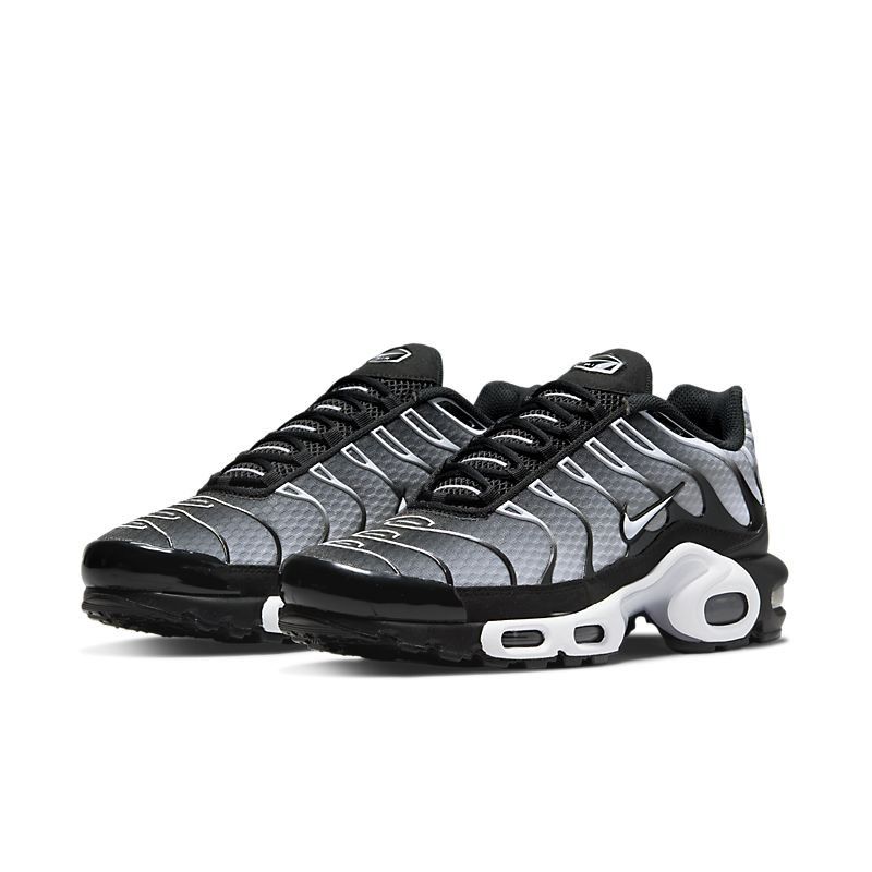Nike Air Max Plus TN running shoes pria Fesyen Pria Sepatu Sneakers di Carousell