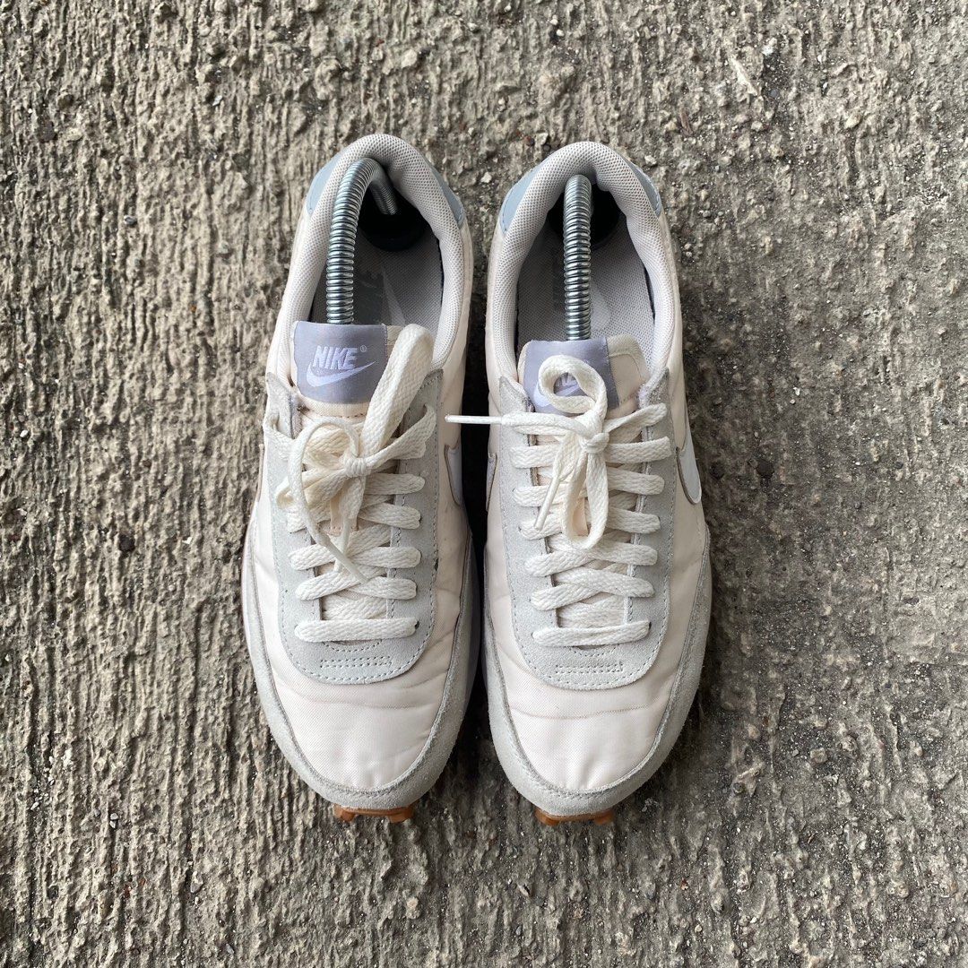 Tailwind 79 beige hotsell