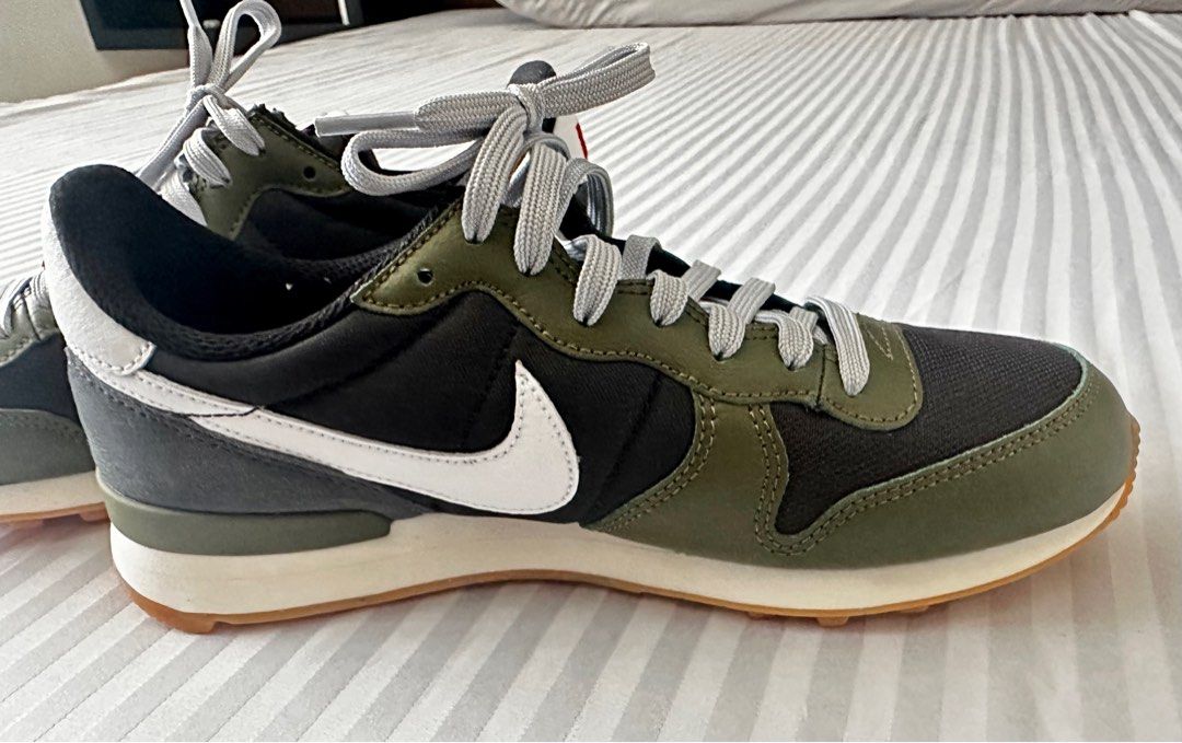 Nike Internationalist Womens 7.5 (Category: Sneakers) located in Iloilo. Submitted by steph8a214 (Listing ID 1281273855, Image 3). Description: .