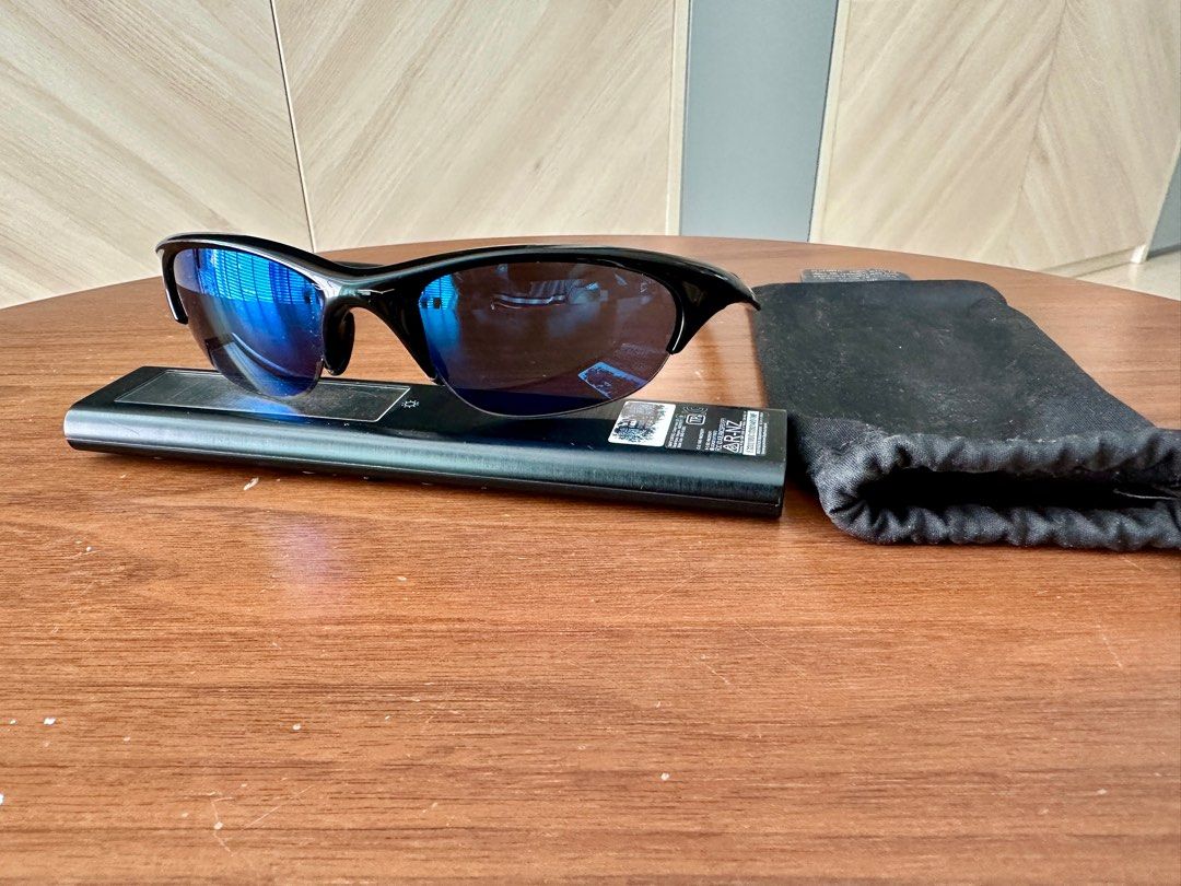 Oakley half jacket blue iridium Men s Fashion Watches