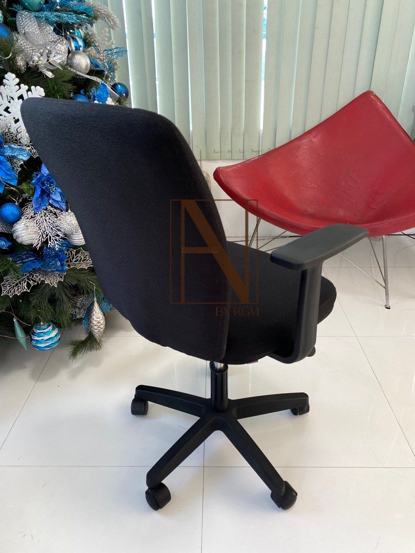 Office chair - Luxus (Category: Office Furniture & Fixtures) located in Binan City. Submitted by rgmofficefurniture (Listing ID 1281336407, Image 3). Description: brand: Luxus used but still in good condition •adjustable height •recline we give discount on bulk orders .