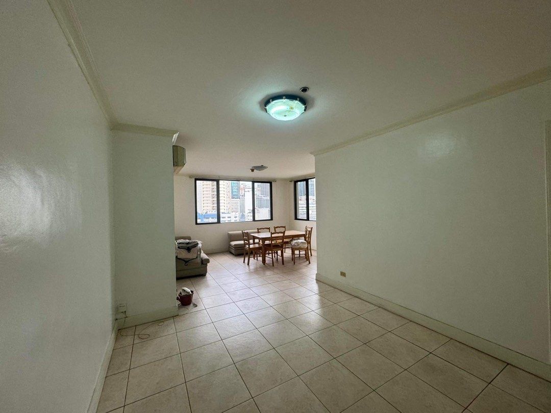 ONE BILTMORE CONDOMINIUM MAKATI (Category: Apartments & Condos) located in Makati City. Submitted by ayen.uy (Listing ID 1281298024, Image 2). Description: -FOR LEASE -THE BILTMORE CONDOMINIUM MAKATI -1 BEDOOM UNIT -81.5 SQM -LOW FLOOR -SEMI FURNISHED -WITH PARKING -WALKING DISTANCE TO GREENBELT -MALL -ASKING 60K PER MONTH -PLUS DUES NEGOTIABLE DIRECT TO OWNER.