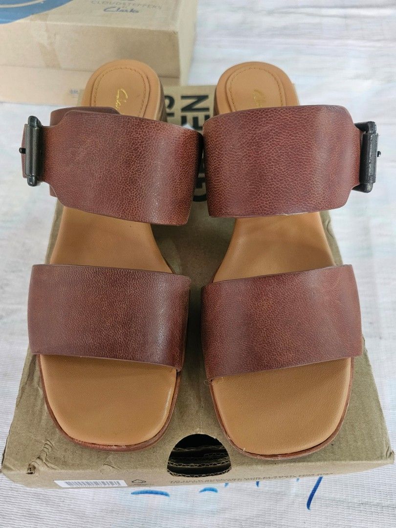 Clarks sandals size hot sale 4.5