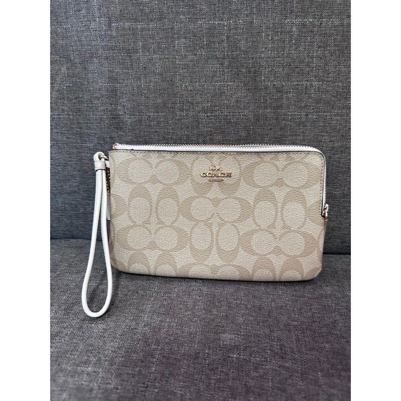 Coach wristlet original price online