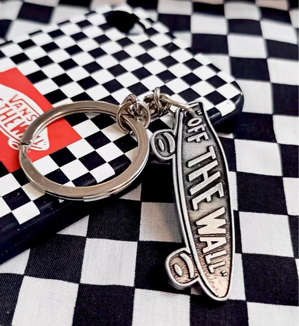 Vans off the wall keychain cheap