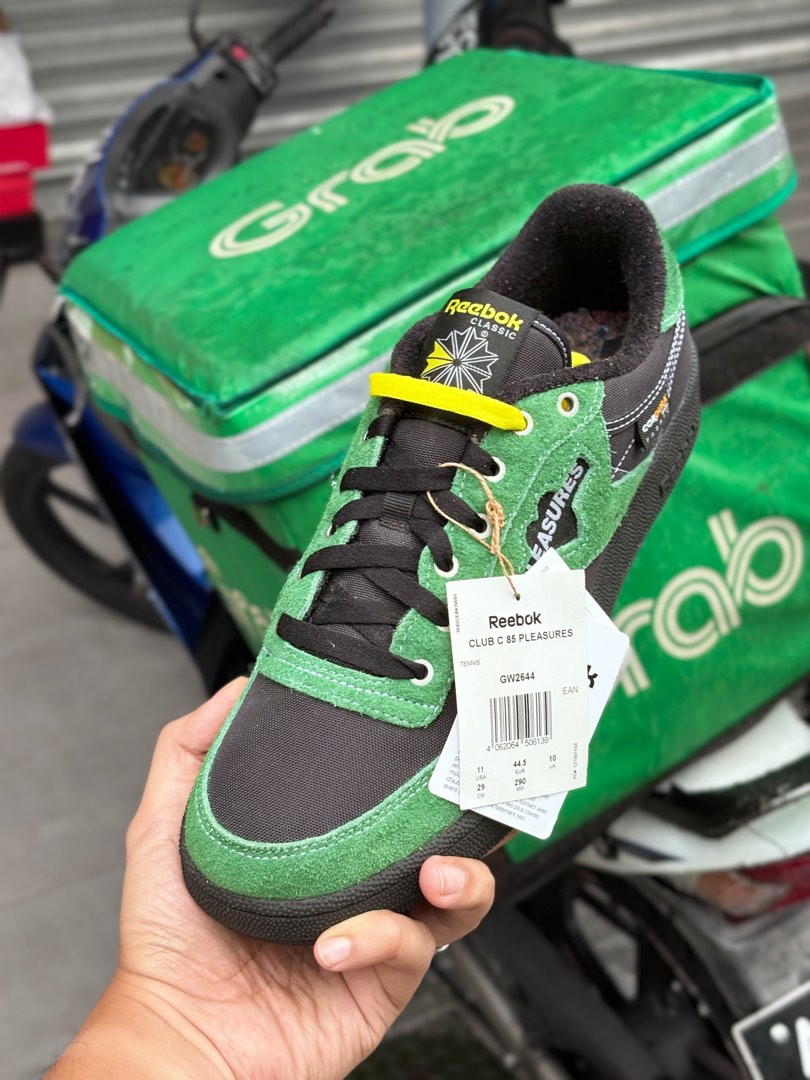 Pleasures discount x reebok