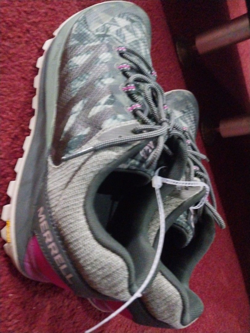 Merrell rubber shoes for women (Category: Sneakers) located in Manila. Submitted by digs1968 (Listing ID 1281423871, Image 3). Description: Original Merrell rubber shoes for women bought from US. Size: 11.