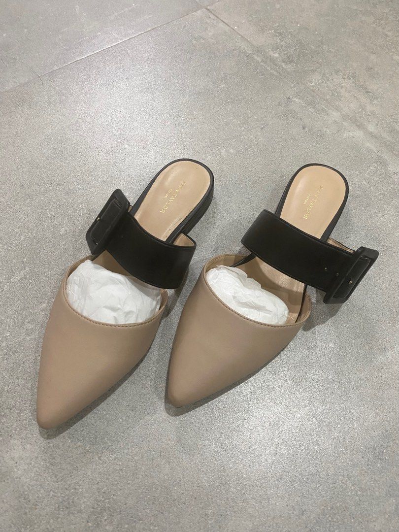 SALE ANN TAYLOR NUDE FLATS NUDE SHOES NUDE SANDALS