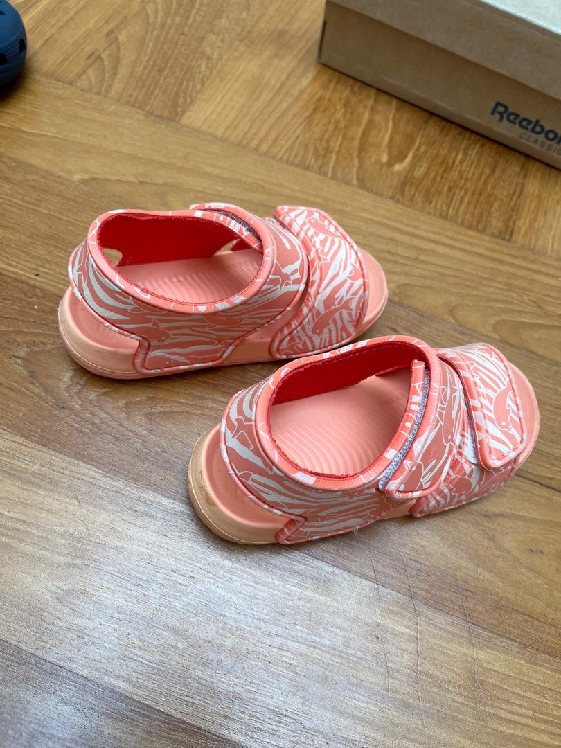 Reebok salmon online pink shoes