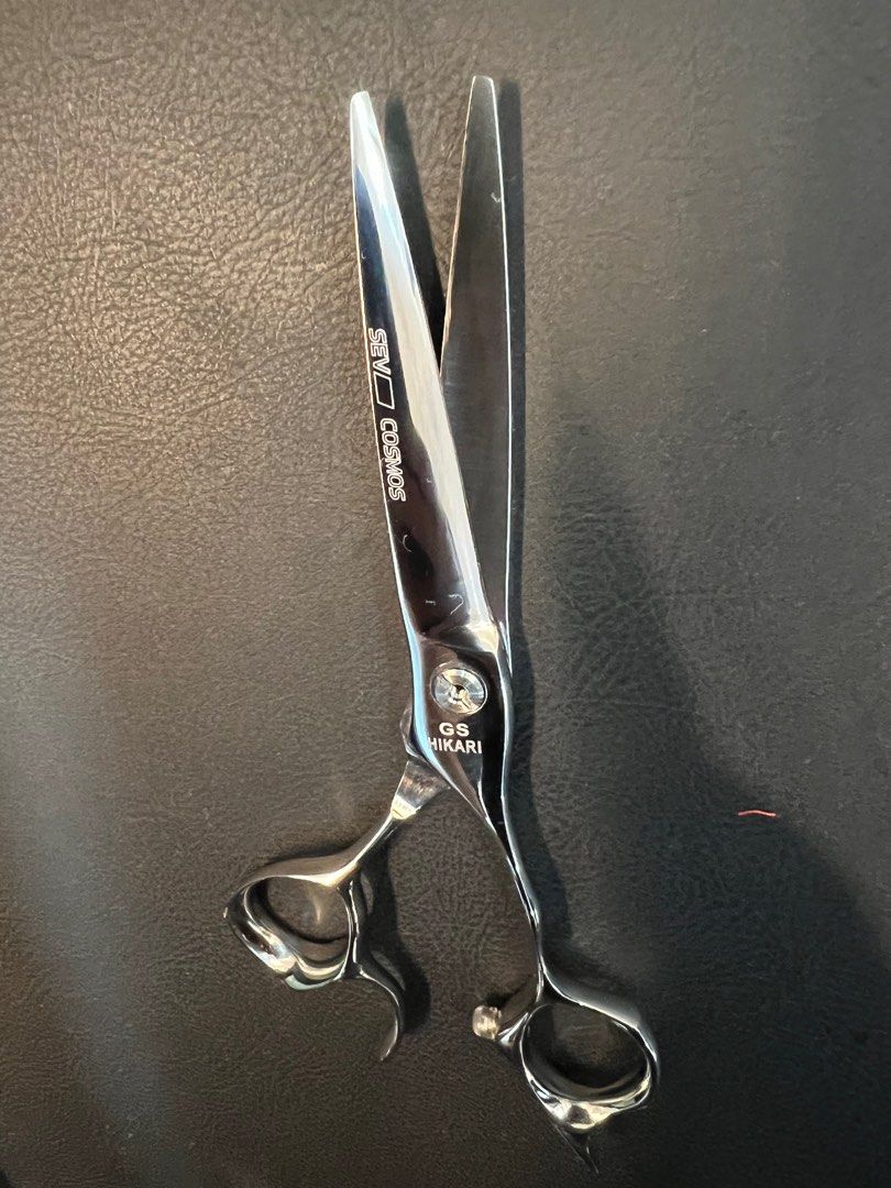 Scissors (Category: Hair Accessories) located in Singapore. Submitted by jae_boutique (Listing ID 1281384772, Image 1). Description: Not sure Authentic onot because I purchased from friend around $600+ and for sure scissors is very sharp and accurate Seldom use: just let go and want upgrade 5.5inchces.