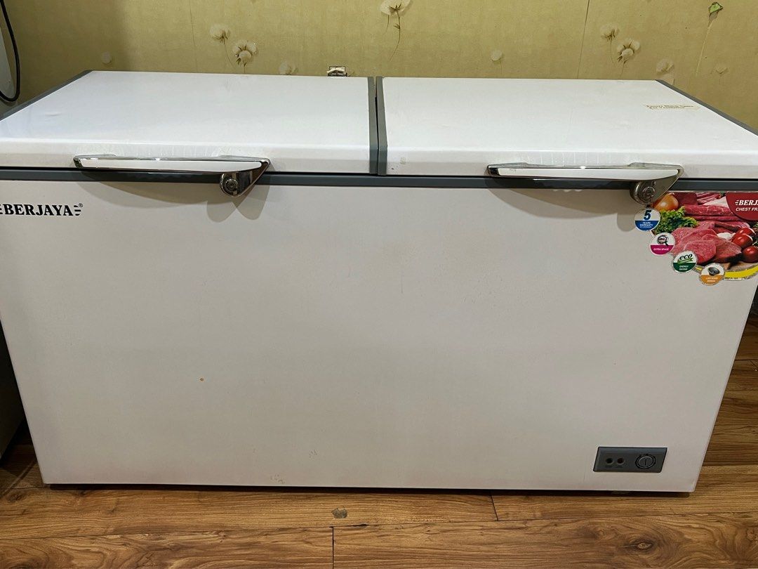 Second Hand Berjaya Chest Freezer Two Solid Door 400L