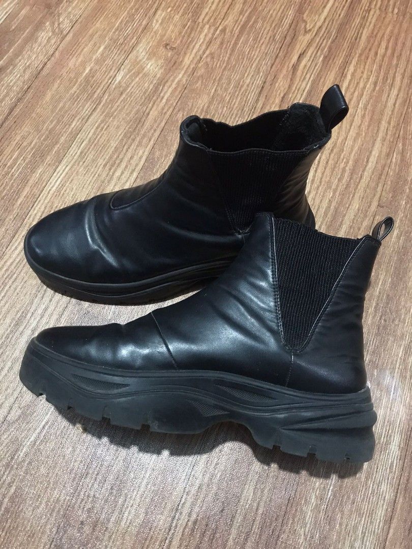 Sepatu Boots H M Fesyen Pria Sepatu Sepatu Boot di Carousell