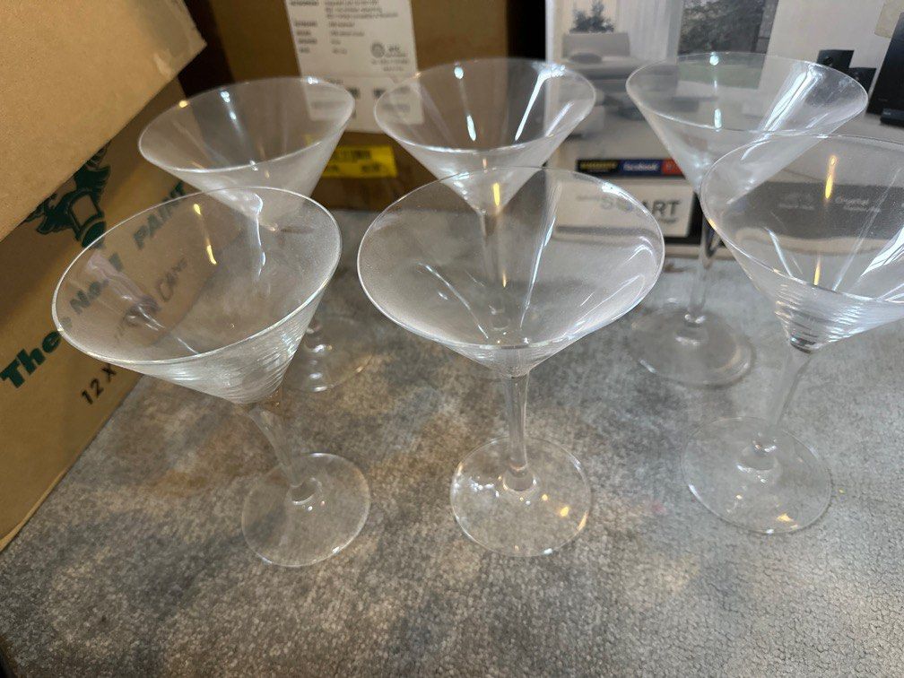 Set of 6 martini glasses (Category: Other Kitchenware & Tableware) located in Muntinlupa City. Submitted by miqs171012 (Listing ID 1281300943, Image 1). Description: Old but never used No damages.