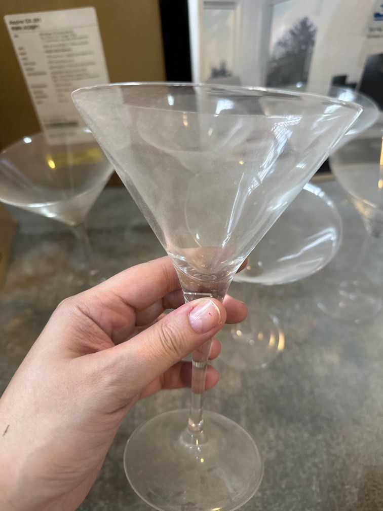 Set of 6 martini glasses (Category: Other Kitchenware & Tableware) located in Muntinlupa City. Submitted by miqs171012 (Listing ID 1281300943, Image 2). Description: Old but never used No damages.