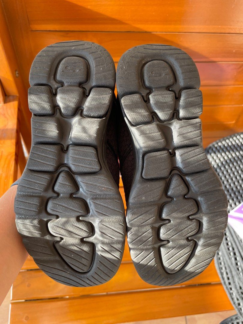 Girls school top shoes sketchers
