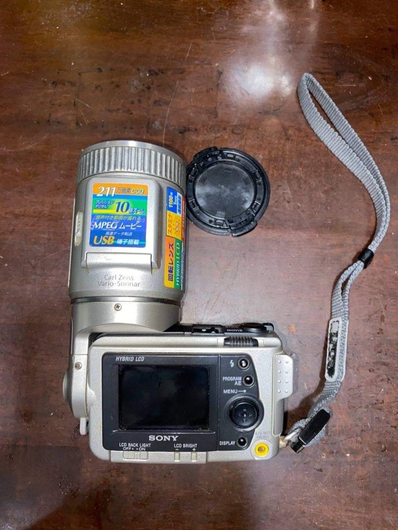 F505 SONY CYBER-SHOT DSC-F505, Photography, Cameras on Carousell