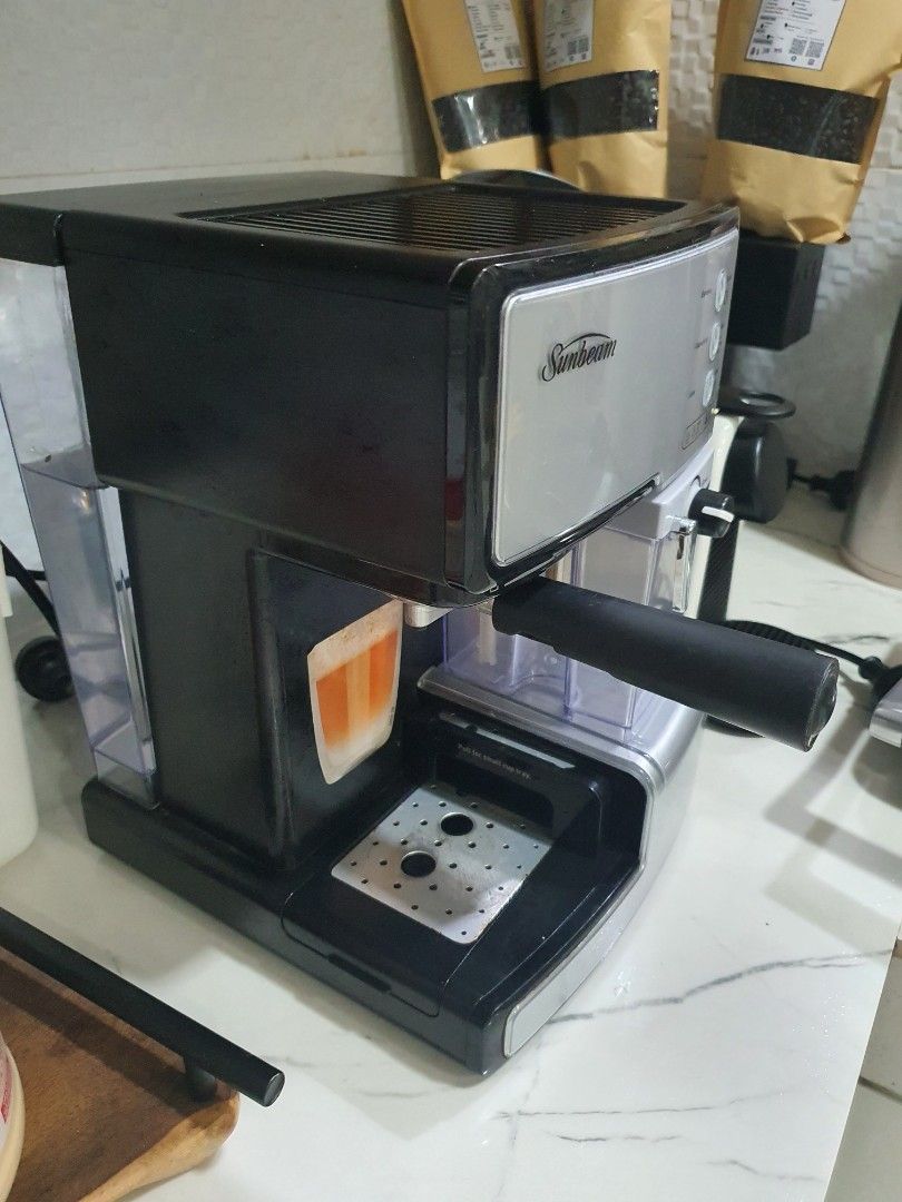 SUNBEAM Coffee Machine (Category: Coffee Machines & Makers) located in Rizal. Submitted by missytin (Listing ID 1281340222, Image 3). Description: Used in good working condition Sunbeam brand slightly Negotiable.