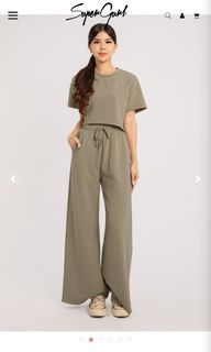 (Category: ) located in . Submitted by clothescarl (Listing ID 1281313378, Image 1). Description: .