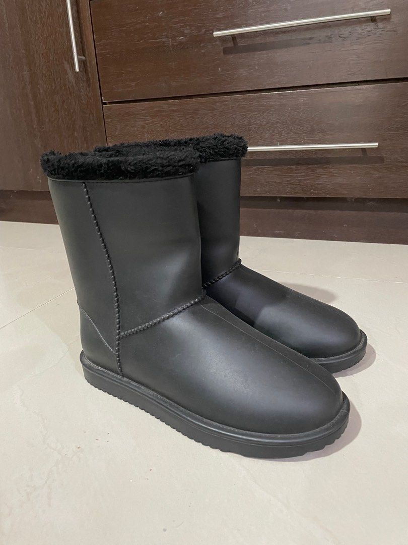 TARGET BLACK BOOTS Women s Fashion Footwear Boots on Carousell