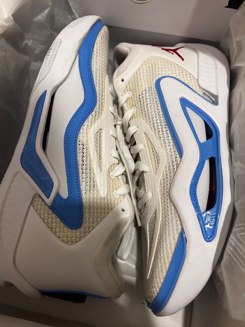 Tatum 1 ‘St. Louis’ (Category: Sneakers) located in Makati City. Submitted by anotherpinpoint (Listing ID 1281343229, Image 2). Description: Excellent condition. Only used on wood courts. No issues. 100% original. .