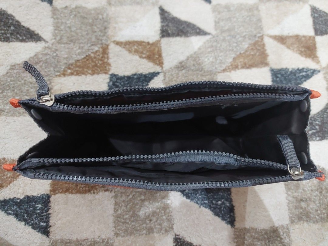 Travel / Bag Organizer (Category: Travel Essentials & Accessories) located in Quezon City. Submitted by triciastrunk (Listing ID 1281324940, Image 2). Description: MOP: GCASH MOD: Lalamove, Grab Express, Flash Express, GoGo Xpress, or LBC. Shipping fee c/o buyer. Location: Fairview, Quezon City.
