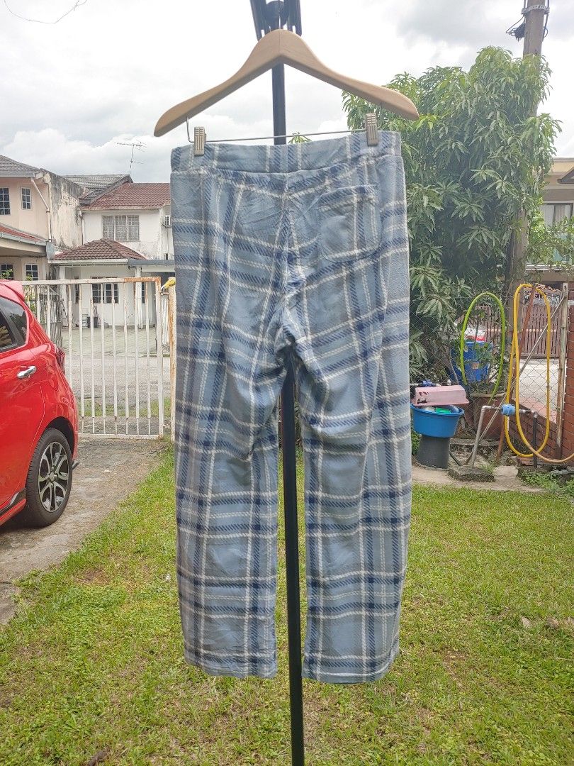 Uniqlo Flannel Pants, Women's Fashion, Bottoms, Other Bottoms on Carousell