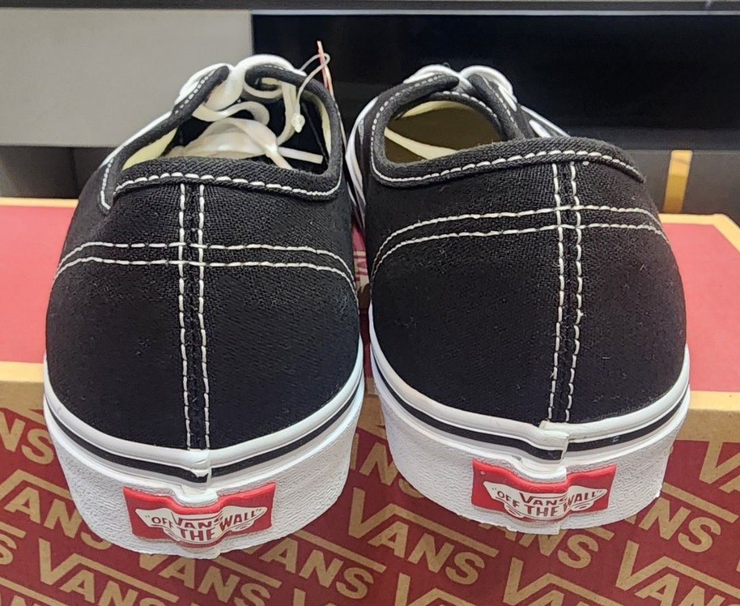 US 10 Vans Core Authentic Sneakers for Men