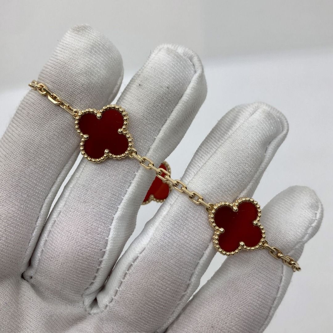 Red van 2024 cleef bracelet