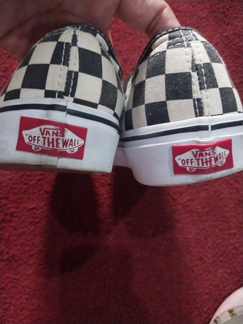 Vans (Category: Sneakers) located in Manila. Submitted by digs1968 (Listing ID 1281422900, Image 3). Description: Vans shoes, in very good like new condition. Used a few times in the US. Original price $60.00. Selling low..