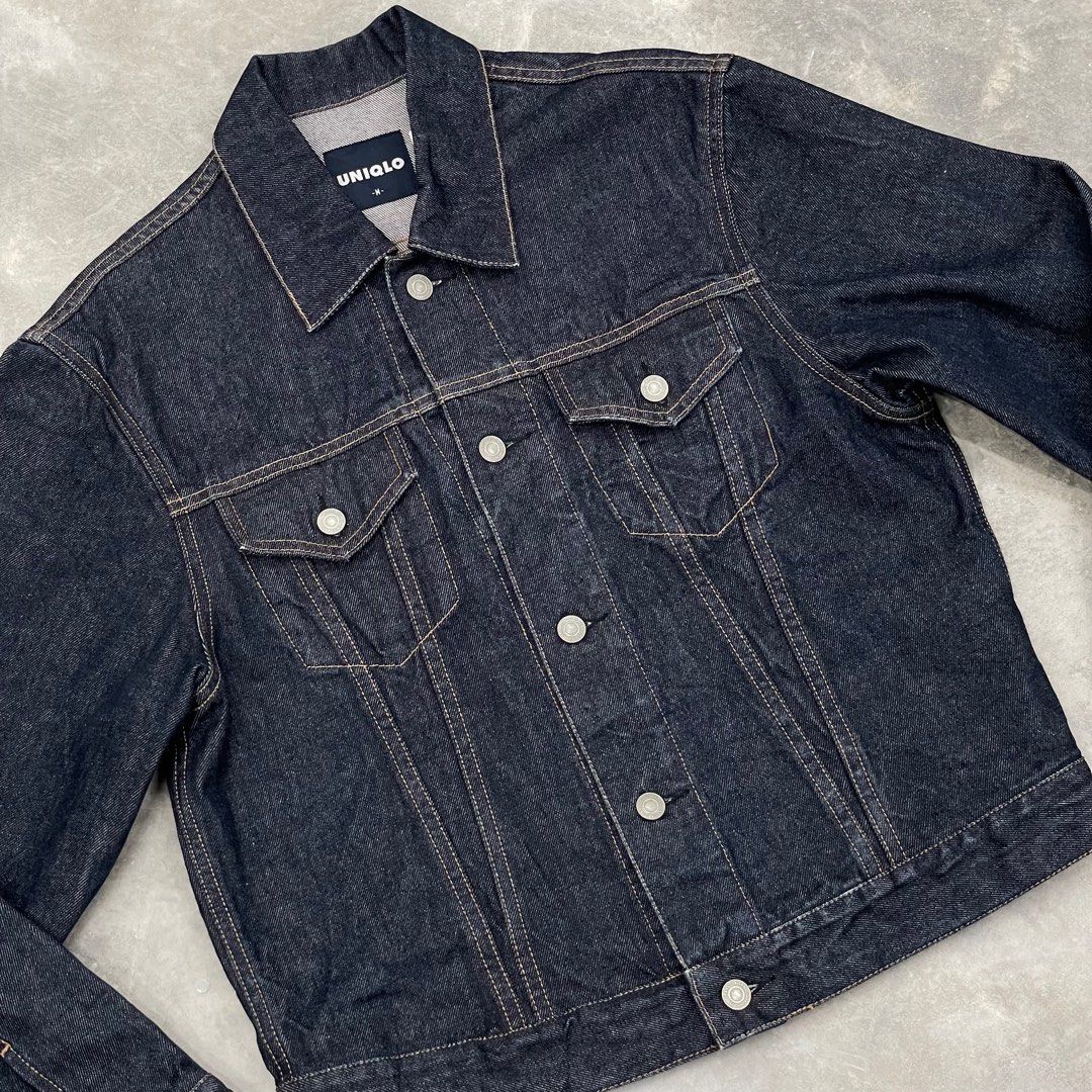 Uniqlo sales vs levis