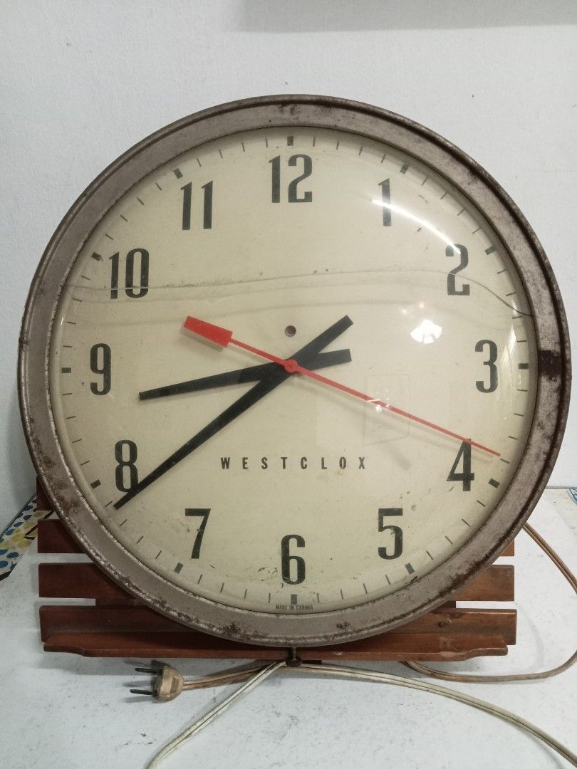 Westclox wall clock Vintage (Category: Clocks) located in Manila. Submitted by shogun1975 (Listing ID 1281241820, Image 1). Description: Vintage Westclox Wall Clock. Westclox is the maker of Big Ben in London. Broken glass cover. Untested. Mancave.