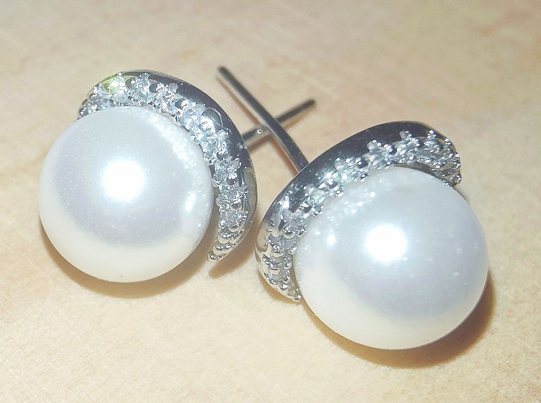 White earrings cheap studs