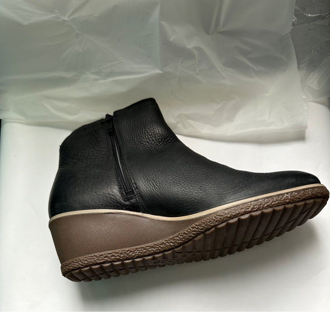 Ecco Camilla low cut zip Carousell