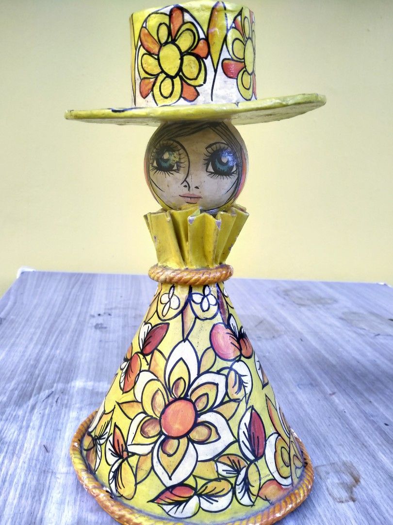 Abelardo Ruiz signed Paper Mache - Matangkad (Category: Vases & Decorative Bowls) located in Muntinlupa City. Submitted by prime_finder (Listing ID 1281622943, Image 2). Description: Abelardo Ruiz signed Paper Mache may konting flaws Matangkad 2,000.