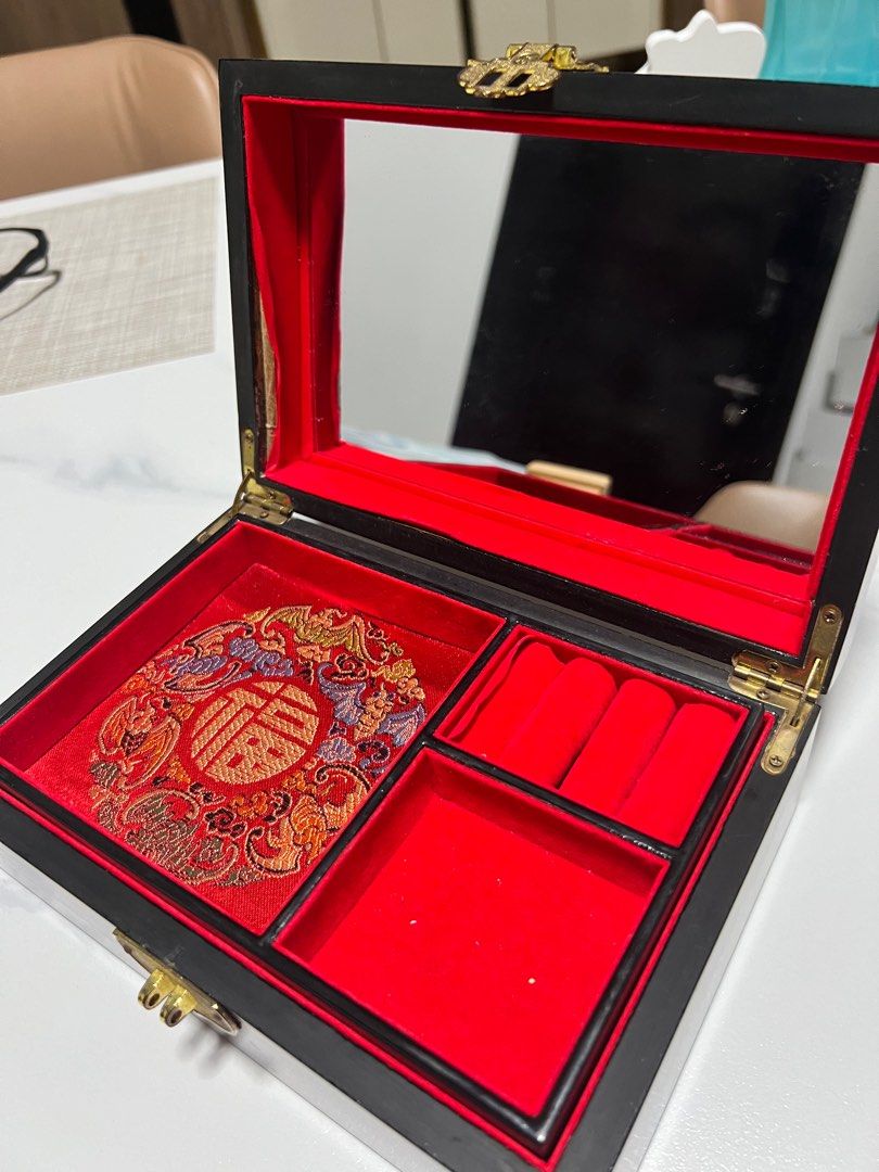 Accessories box (wedding), Hobbies & Toys, Stationery & Craft, Occasions & Party Supplies on ...