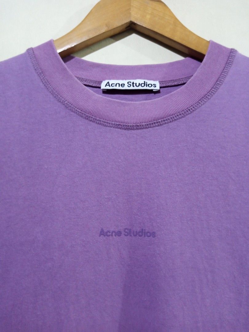Acne Studios Mid Logo Tee, Shirt, Tshirt, Tees, Shirts, Tshirts, Branded tee (Category: Tshirts & Polo Shirts ) located in Navotas City. Submitted by ronaldestoya15 (Listing ID 1281440554, Image 3). Description: 📌Sale! Basahin po ng mabuti! Acne Studios 20.8x26.5 dimension May paint stains nasa pics ung details & Need wash only 8.5-9/10 Condi. 📌Follow My 2nd Account and See more items Just Click here 👇👇👇 Check out ronaldesto77692's listings 