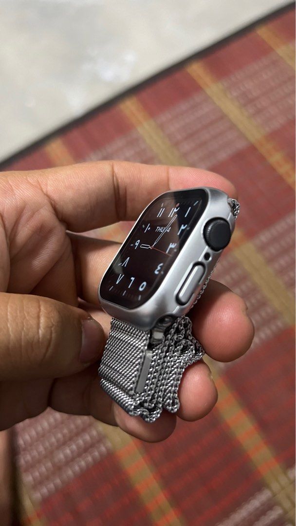 Se space gray aluminum store case black sport band