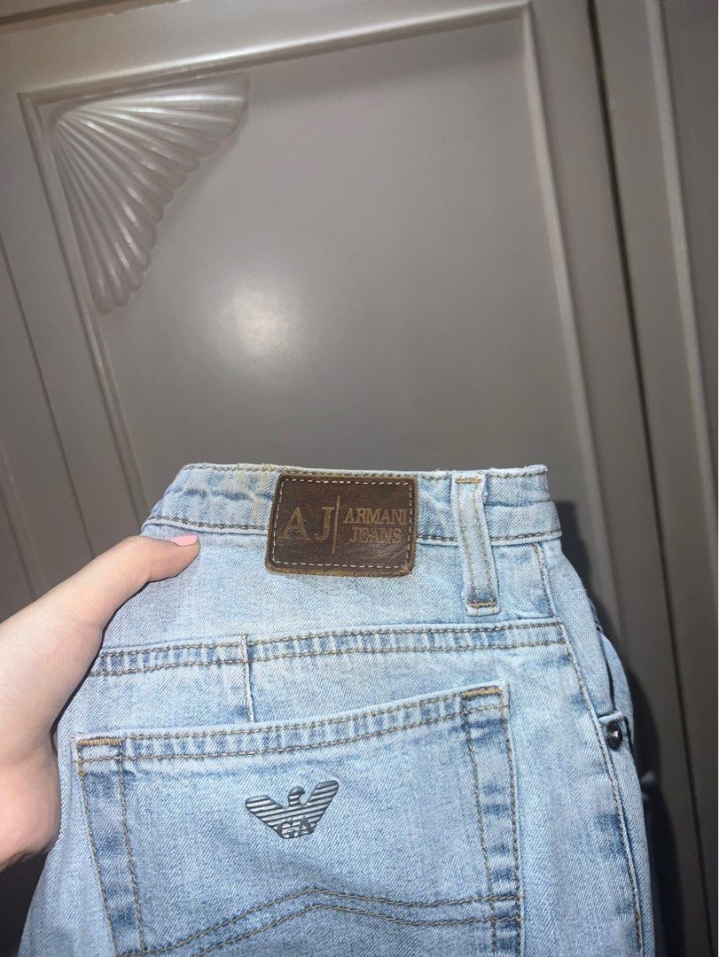 Armani Exchange Vintage Light Wash Jeans (Category: Jeans) located in Manila. Submitted by applepieph (Listing ID 1281449499, Image 3). Description: .