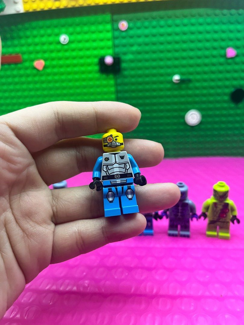 Authentic lego online minifigures
