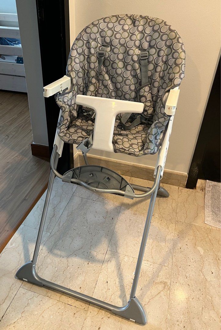 Folding chair online with tray table