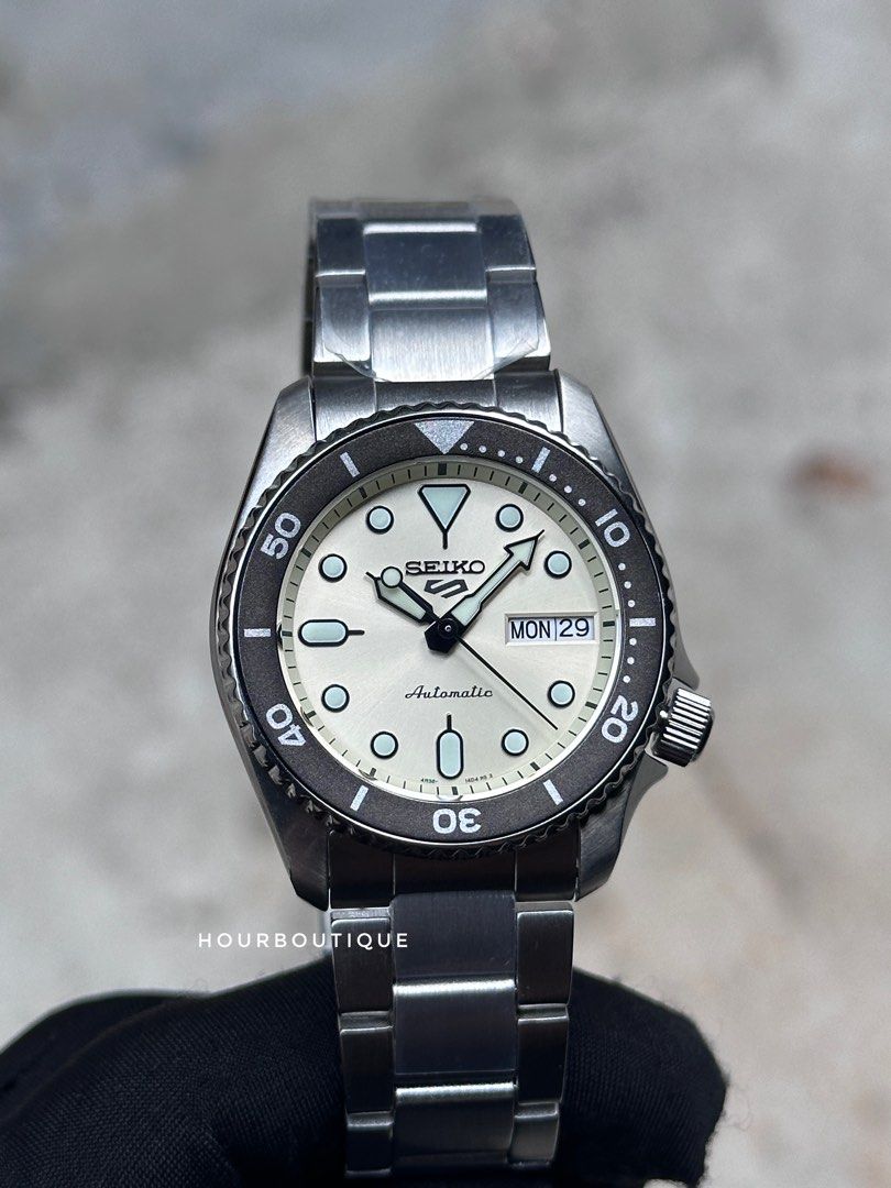 Brand New Seiko 5 Mid Size Beige Dial Automatic Watch SRPK33k1