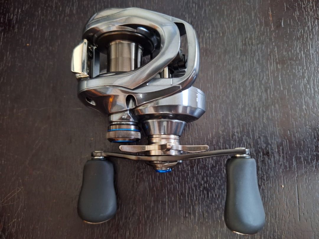 Brand New Shimano SLX DC XT 2022 XG Right Hand with Box for sale, Sports  Equipment, Fishing on Carousell